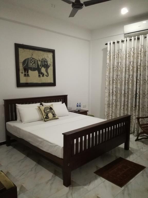 Hotel Bianco Terrace Negombo Exterior foto